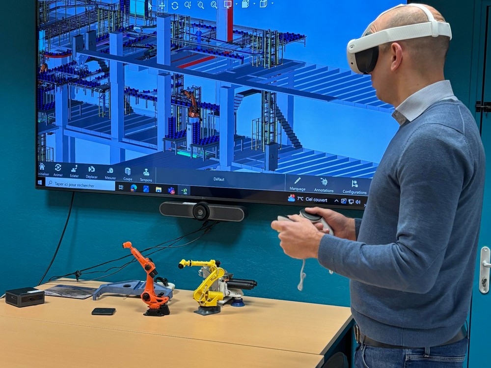 Un homme faisant de la réalité virtuelle